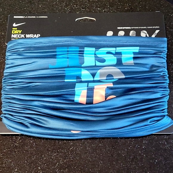 Nike Unisex Neck Wrap - Picture 2 of 7